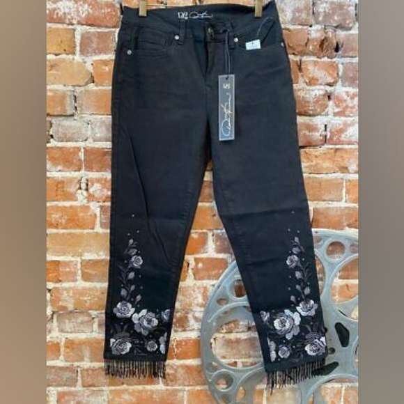 DG2 Diane Gilman Embroidered Fringed Jeans - Picture 1 of 9
